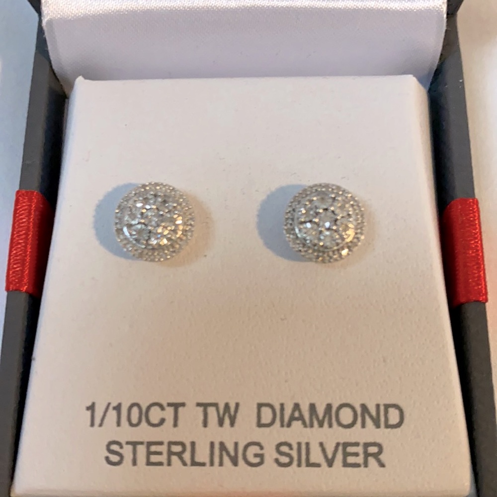 1/10 ct. diamond studs
